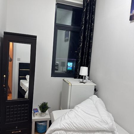 Four Stars Hostel Dubai Ngoại thất bức ảnh